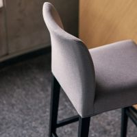 シーター　カウンタ―チェア　張地Aランク価格　 木部２色より選択商品