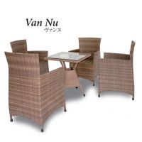 ヴァンヌチェア