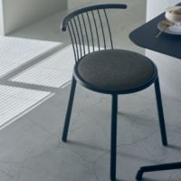 ルーナチェア　　張地Ａにての価格　フレームブラック